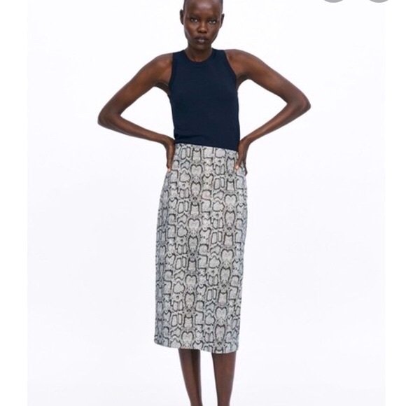 🔥NEW ZARA Snakeskin Skirt - Picture 3 of 6